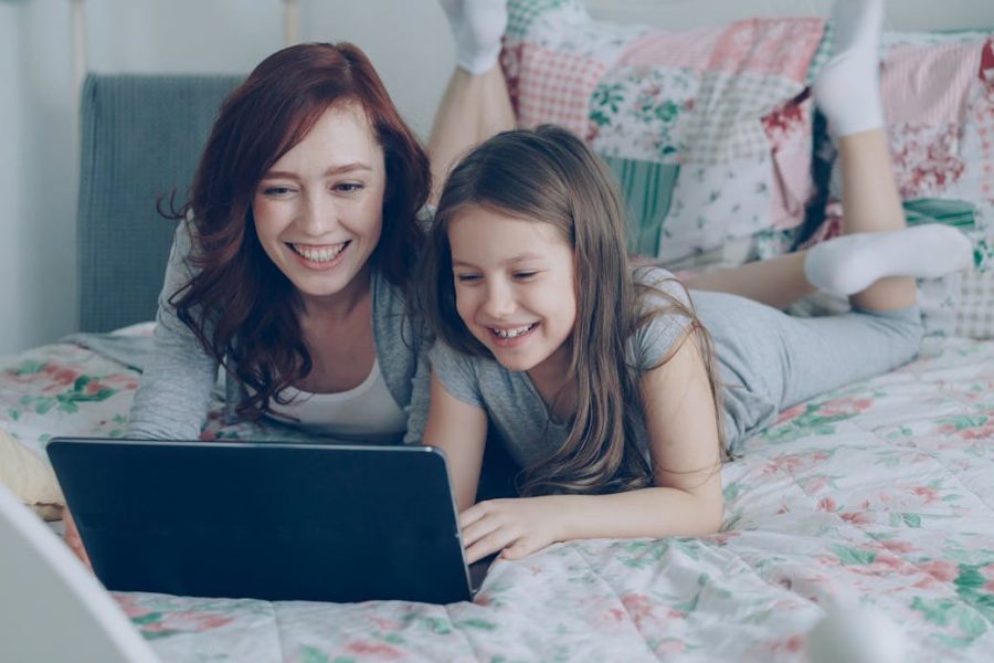 Faktura na dziecko czy na rodzica: praktyczne kryteria wyboru rozliczeń rodzinnych