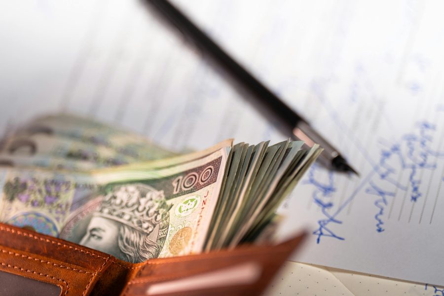 JDG vs umowa o pracę – kto ma większą zdolność kredytową?